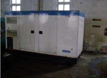 益阳康明斯150kw大型柴油二手发电机组 益阳康明斯150kw大型柴油二手发电机组